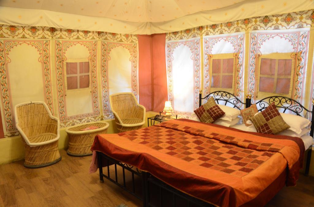 The Aravali Tent Resort Udaipur Værelse billede